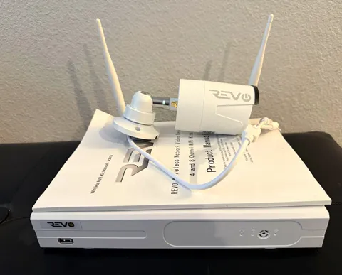 REVO Wireless Wi-Fi NVR IP Surveillance System w/ 8 White Bullet Cameras