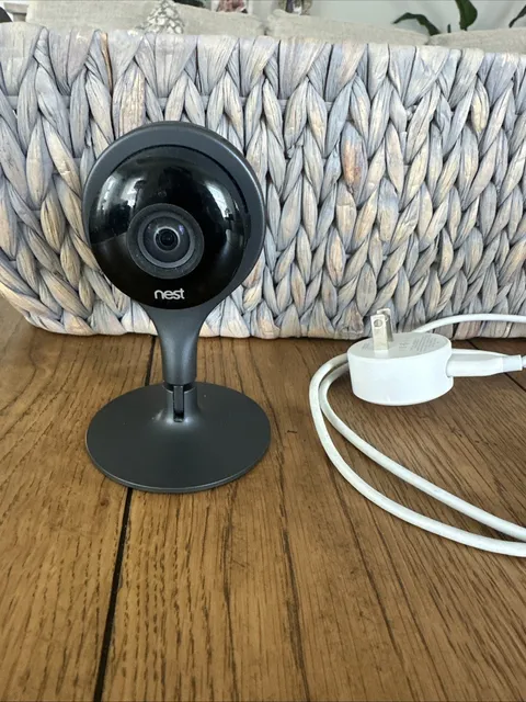 Google Nest Cam Indoor Security Camera 1st Gen with Magnetic Stand A0005 TESTED