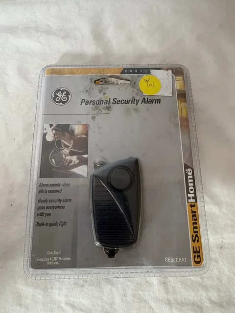 GE GESECPA1 Personal Attack Alarm 120dB Keyring Guide Light Black