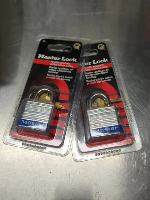 2x Master Lock Padlocks No 7 0.75" L x 0.20" D Shackle Keyed DIFFERENT Blue Logo