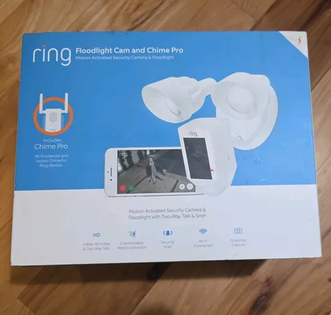 RING FLOODLIGHT CAM AND CHIME PRO HARDWIRED - WHITE