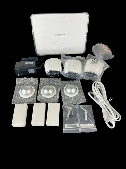 Netgear Wireless Home Security Camera System - VMB3000 Base PLUS 3 Cameras OPEN