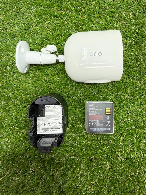 Arlo Ultra 2 VMC5040 Spotlight Security Camera with Cord - 5