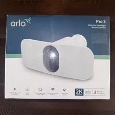 Arlo Pro 3 Floodlight Wire Free Weatherproo Security Camera FB1001W-100NAS WHITE
