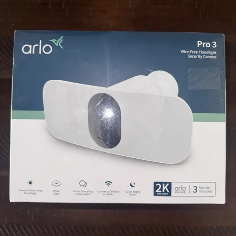 Arlo Pro 3 Floodlight Wire Free Weatherproo Security Camera FB1001W-100NAS WHITE