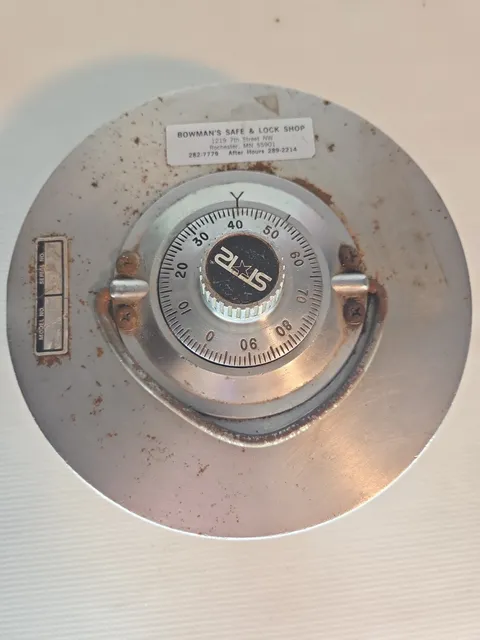 VTG. Amsec Star Head Combination Safe Head Lift Floor Safe (NOT TESTED)