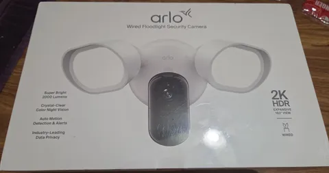 Arlo Wired Floodlight  Security Camera with 2K Video & HDR New Seal FreeShip