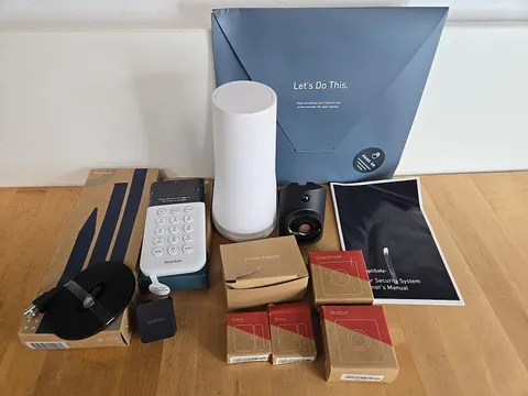 SimpliSafe Wireless Security System Bundle Camera, Keypad, Glassbreak, Motion...