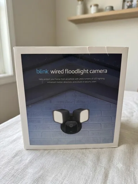 Blink Wired Outdoor Floodlight Camera - Black (B0B5VGZTXH)