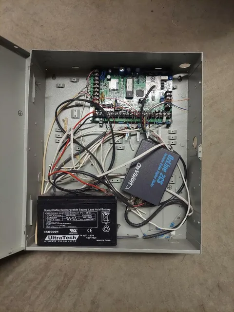 BOSCH D4412 CONTROL PANEL BOSCH SECURITY W/BATTERY HOME BUSINESS WIRED