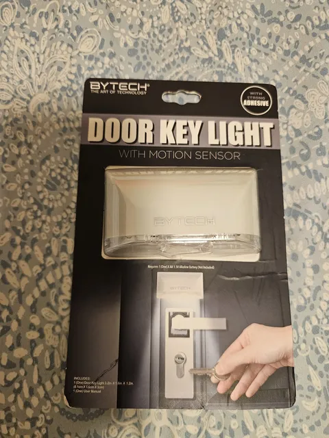 BYTECH Wireless Battery-Powered Motion & Light Sensor Door Key Light, White