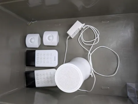 Simplisafe Parts Lot 2x Keypads, 2x Motion Sensors, 1x Base Station