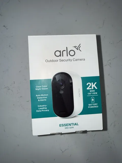 Arlo Essential 3rd Gen Outdoor Security Camera VMC3080-100NAS 2K White NEW