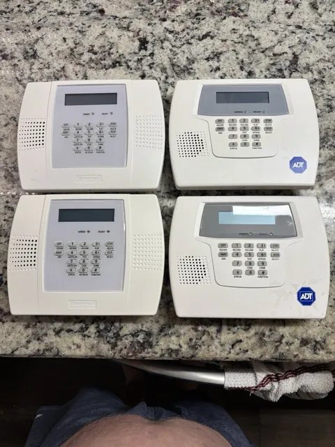 2-ADT Honeywell Lynx Plus 2-Ademco LynxSeries Model LYNXPLUS Units Are Defaulted