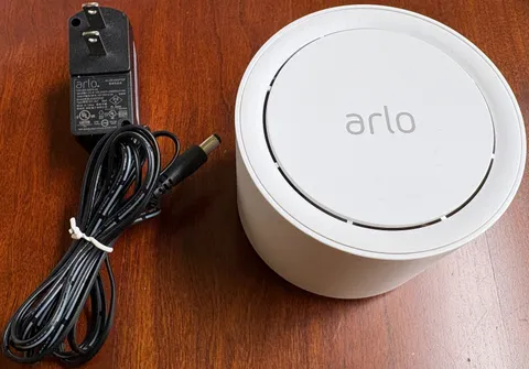 ARLO NETGEAR Base Station Model VMB3500 W/ AC Power Adapter [Bin: S]