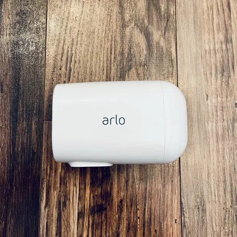 Arlo Essential XL VMC2032 Wireless Spotlight Security Camera White - SHIPS FREE!
