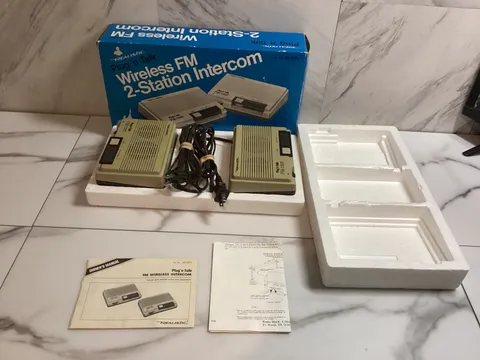 ​Vintage Realistic Plug 'n Talk Wireless FM Intercom 43-207C BOXED w/ Manuals 
