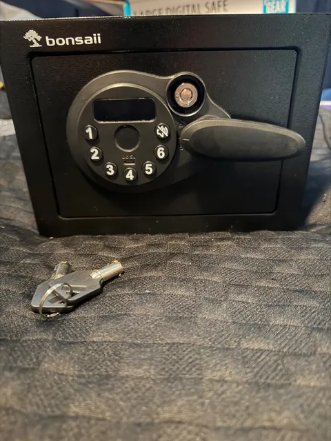 caja fuerte de seguridad con llave