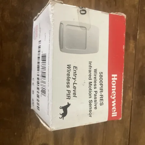Honeywell 5800PIR-RES ( Residential, PET friendly ) Wireless LED Motion Sensor