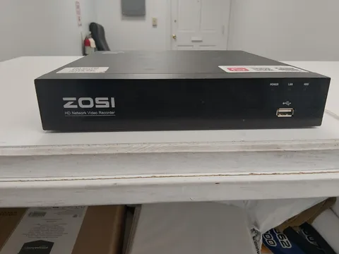 ZOSI Network DVR PoE ZR08HN 2TB HDD 8 Channels w/ 4 ZOSI PoE Cams