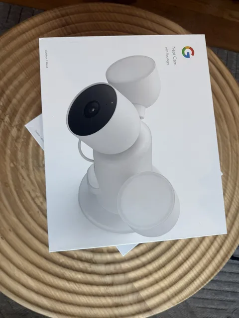New Google Nest Cam w/ Floodlight Outdoor Security Camera White Wired