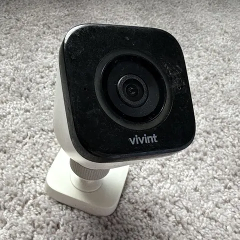 Vivint Indoor Wireless IP Security Camera 1080p Wi-Fi Vivint App White/Black