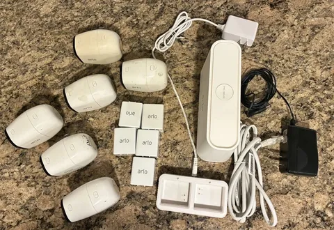 NETGEAR Arlo Pro Wi-Fi 6-Cam VMC4030 System + VMB4000 Base, batteries, charger