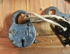 Deluxe Metal Keyed Padlock, Silver Metallic Finish, Medium, 2 Keys