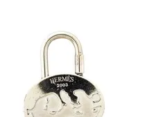 Hermes Padlock Cadena 2003 Annee Mediterranee Silver 3×4×0.5cm With Box Used