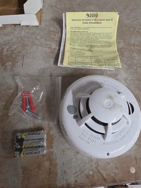 2GIG Wireless Smoke/Heat Alarm P/N 2GIG-SMKT3-345 Used