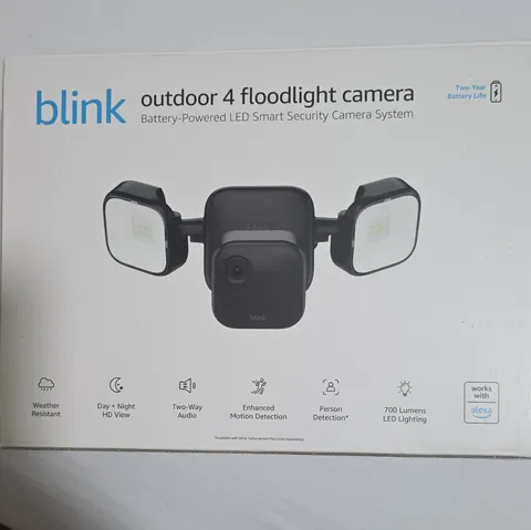 Blink Outdoor Floodlight Mount – Wire-free, 700 lumens, two-year battery life