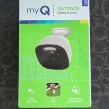 myQ 2K Wireless Outdoor Battery Camera Color Night Vision Spotlight MYQ-C39VXXW