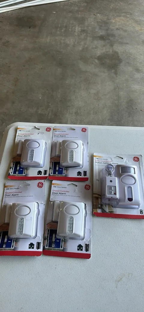 GE Home Security Alarm Bundle – 4 Door Alarms + Motion Sensor Remote
