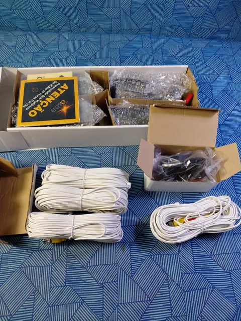Lot of 4, Q-See QM9905B CCTV Security Cameras Plus Accessory Cable Box