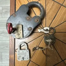 3 Antique Padlock, Large Cast Iron Lock, Antique Finish with 2 Keys Really Works