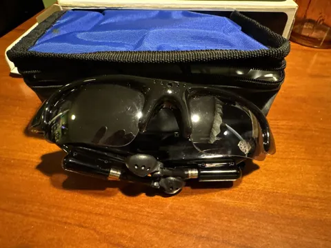 Mobile Eyewear Recorder Glasses  HD Video Built-In 4GB Memory Sleek Design NEW