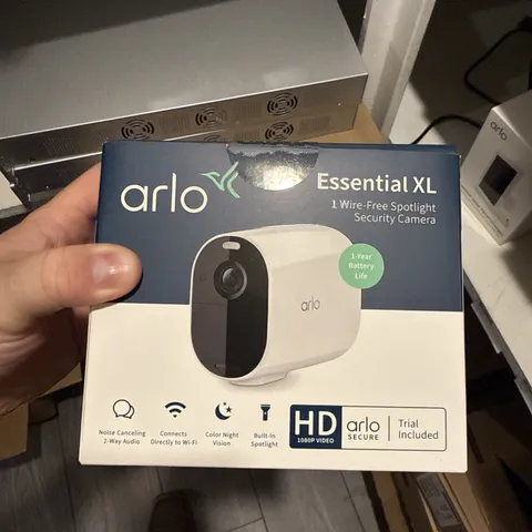 Arlo Essential XL VMC2032  Wireless Spotlight Security Camera White