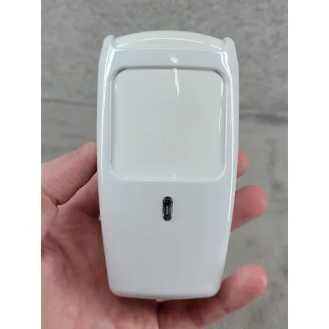 White Wireless PIR Motion Sensor Home Security Alarm System Wall Mount Indoor