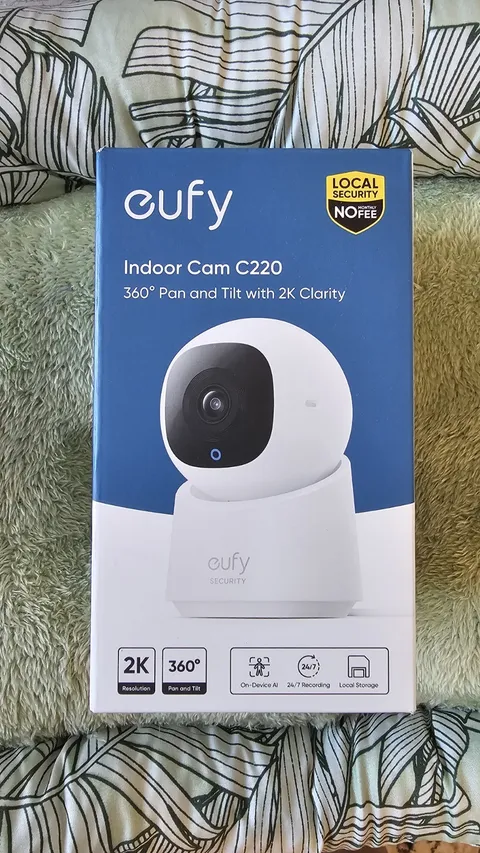 eufy Indoor Cam C220 2K 360° Pan/Tilt Wi-Fi Night Vision 2-Way Audio White