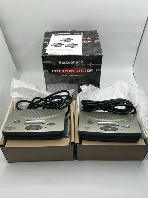 (2) Radio Shack FM 3 Channel Wireless Intercom System Advance #43-3105