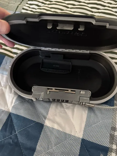 Master Lock Travel Safe Hold Phone Room Key Money