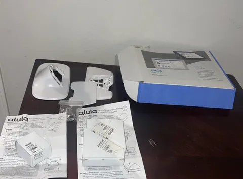 Alula Resolution RE667W-PRO White Touchpad. 2 flood temp sen. 1 door/window 