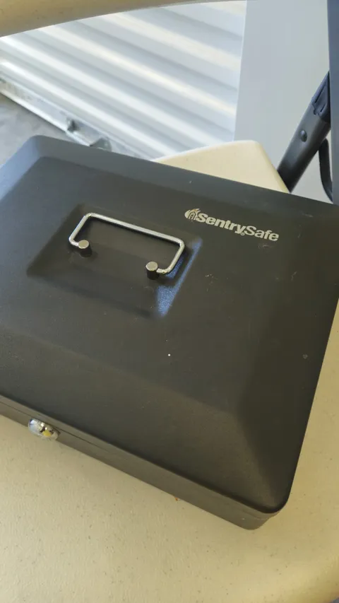 Deluxe Cash Box SentrySafe DCB-12 Steel Lockable with 2 Keys