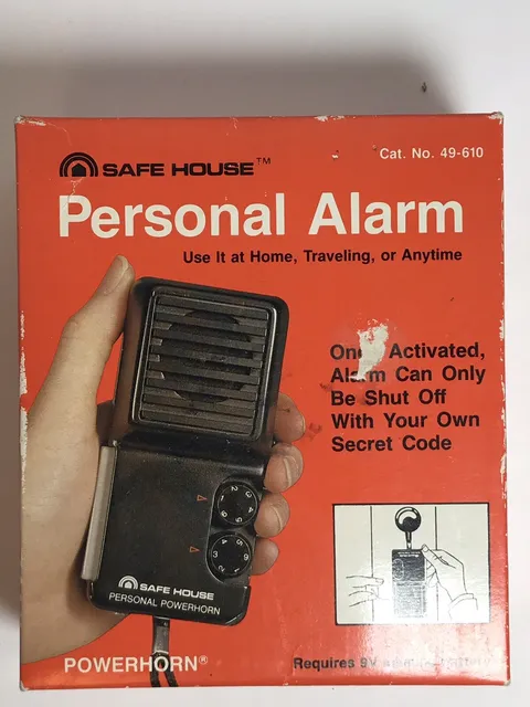 New Tested Works Complete SAFE HOUSE PERSONAL ALARM 49-610 Radio Shack Powerhorn