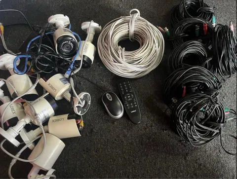 LOREX LH Surveillance Camera System Bundle w/ Cameras & Cables