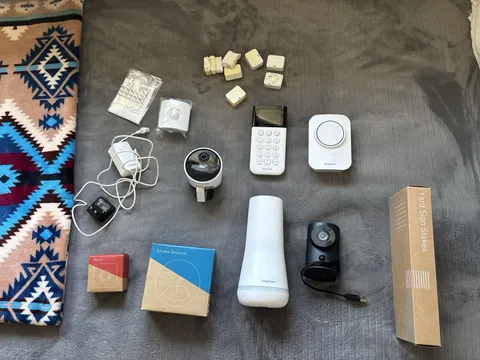 SimpliSafe - Full Security System and Cameras