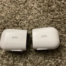 Arlo Camera| R-NZ, VMC2030 good condition set of 2