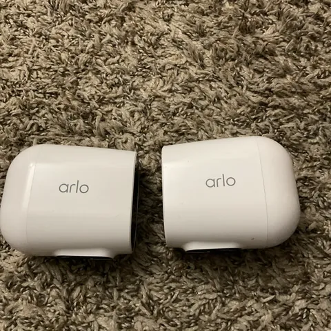 Arlo Camera| R-NZ, VMC2030 good condition set of 2