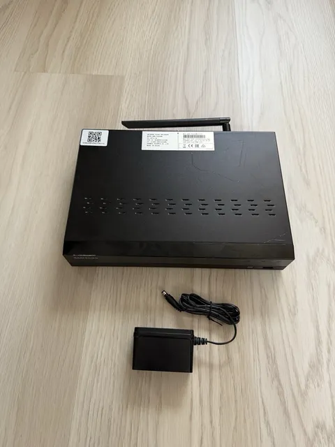 SAMSUNG WISENET SNR-73200WN 4 CHANNEL NETWORK VIDEO RECORDER NVR 1TB