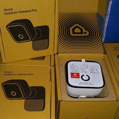 Vivint Outdoor Camera Pro Gen 3 1080p Wi-Fi Wireless IP Outdoor White